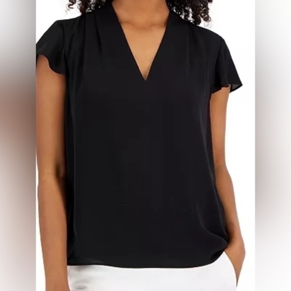 NWOT Tahari Black V-Neck Soft Black Shirt - L
